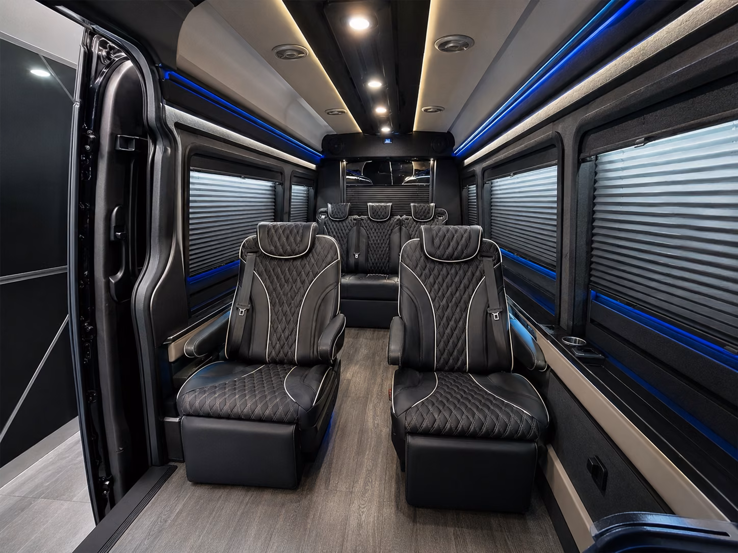 glendalecoachbuscompany com helps you find airport transportation for every glendale group trip